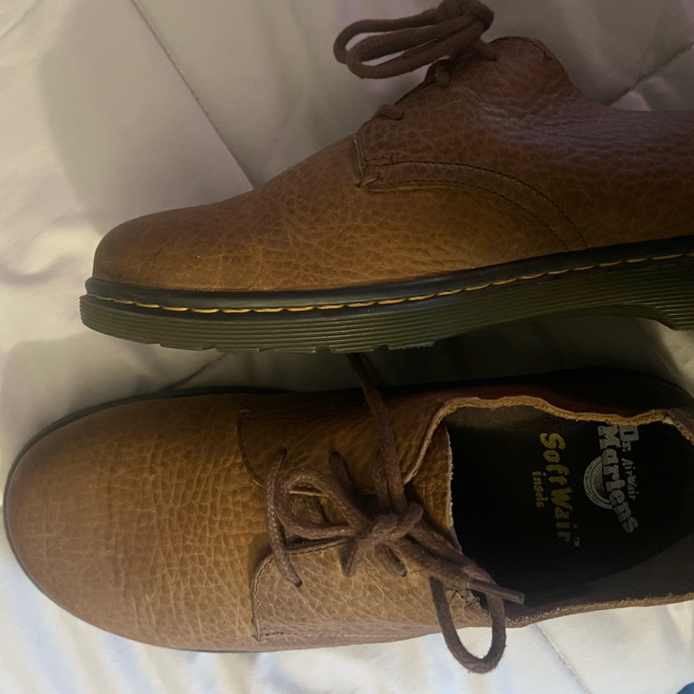 MAKE AN OFFER - DR MARTENS BEXLEY Soft Wair Leather Oxfords